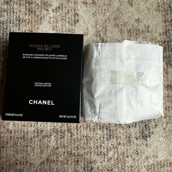 Chanel Makeup Novelty lipstick holder with chain - Picture 5 of 8